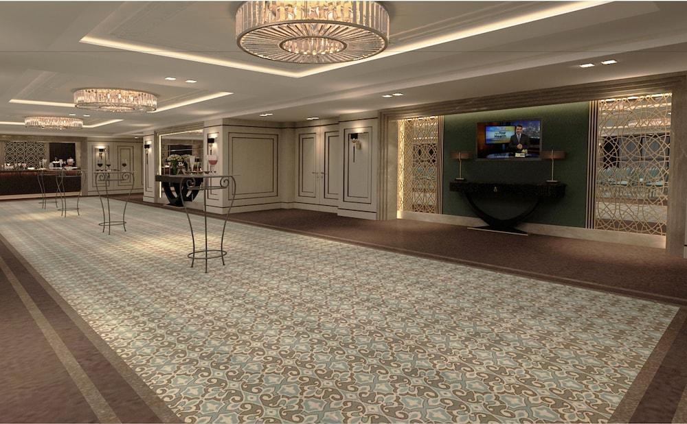 Hotel Doubletree By Hilton Elazig Esterno foto