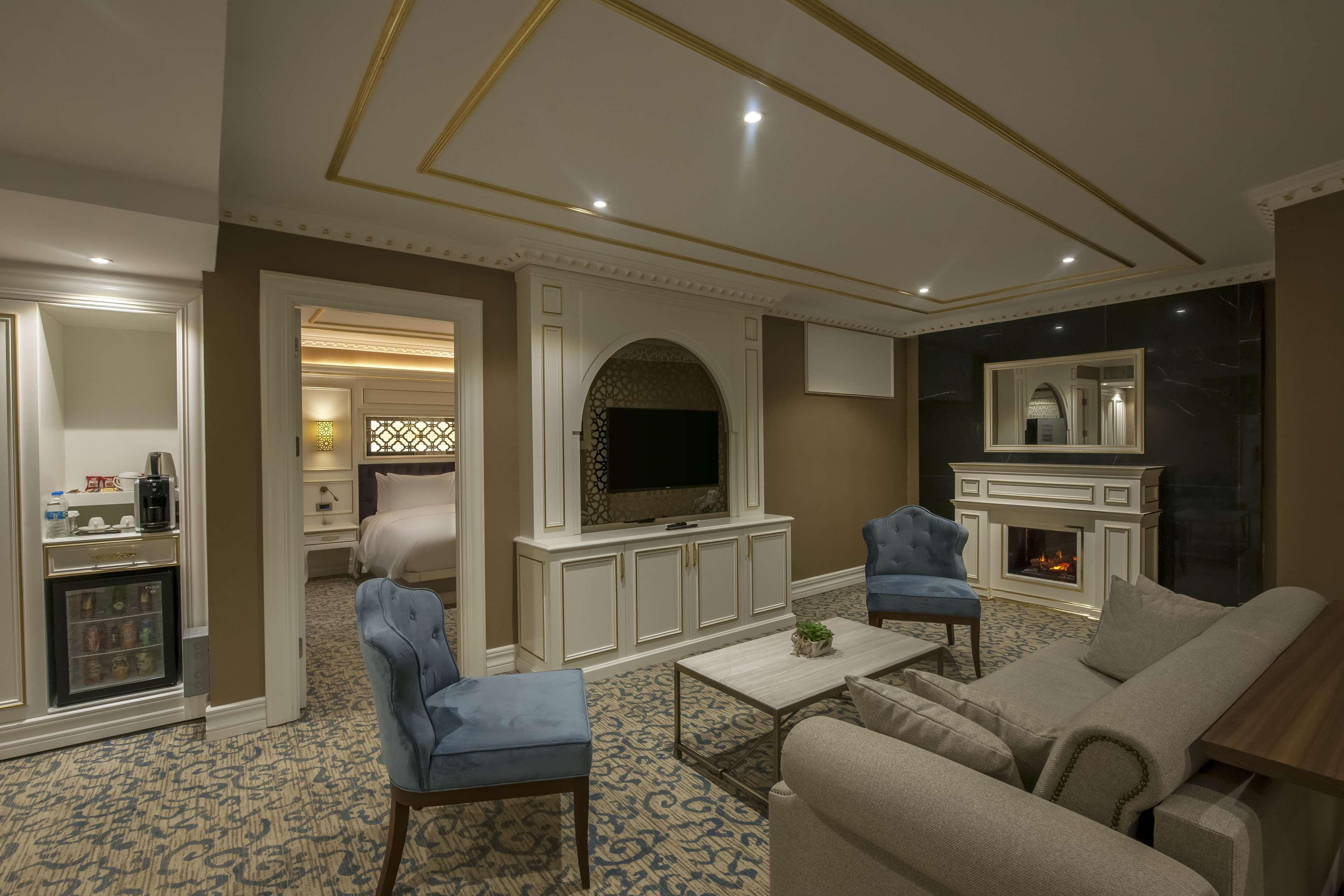 Hotel Doubletree By Hilton Elazig Esterno foto