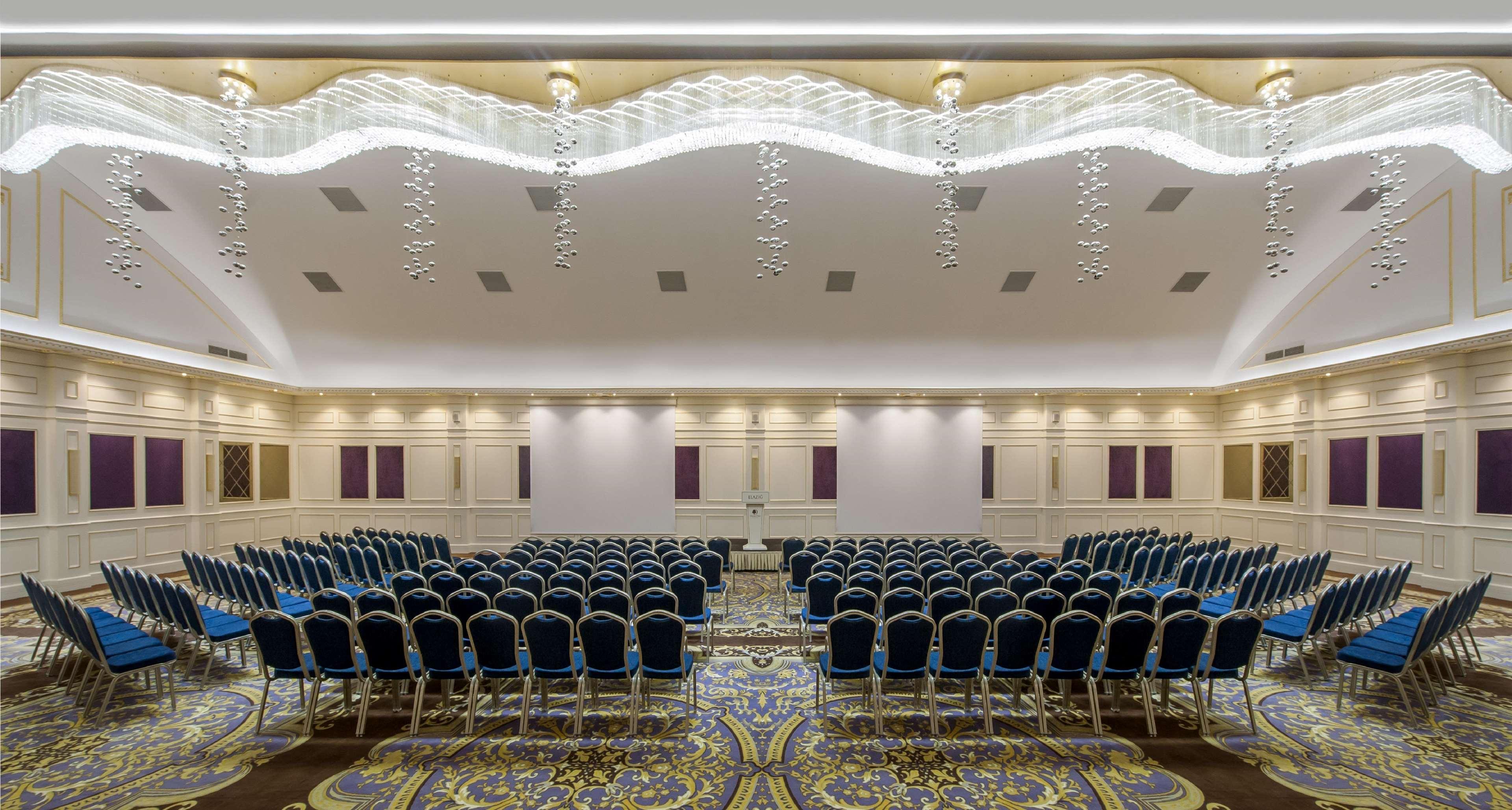 Hotel Doubletree By Hilton Elazig Esterno foto