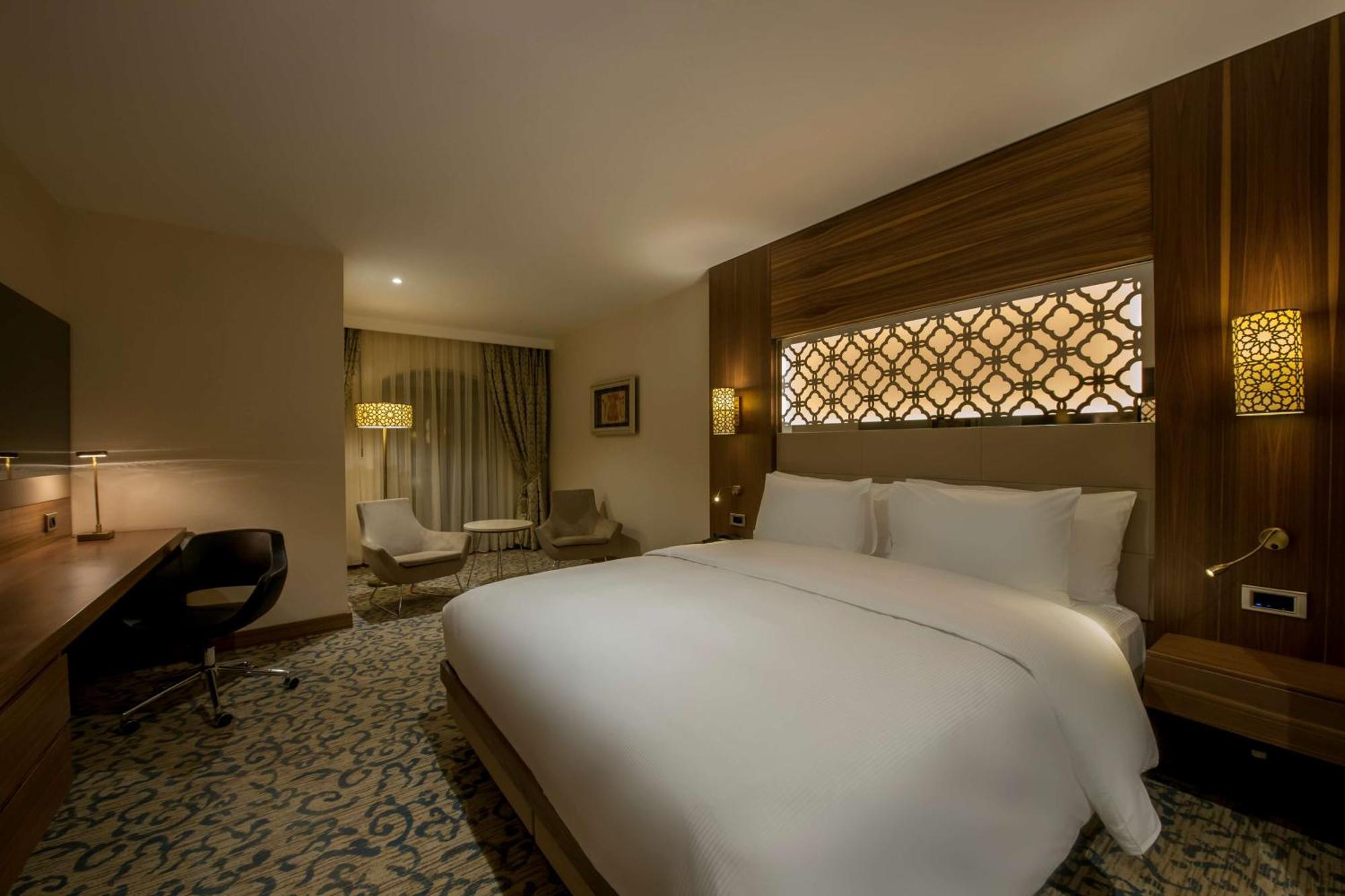 Hotel Doubletree By Hilton Elazig Esterno foto