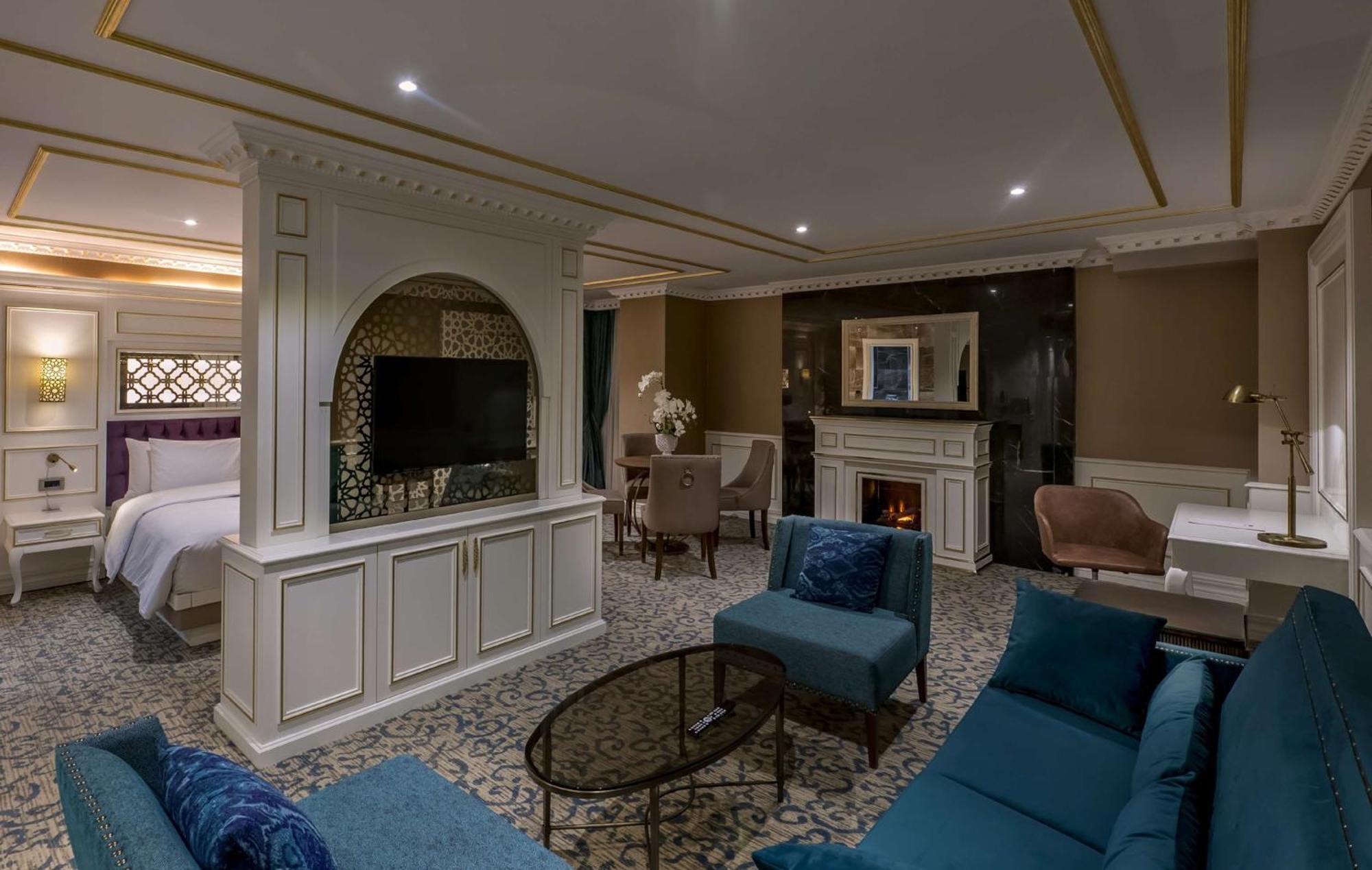 Hotel Doubletree By Hilton Elazig Esterno foto