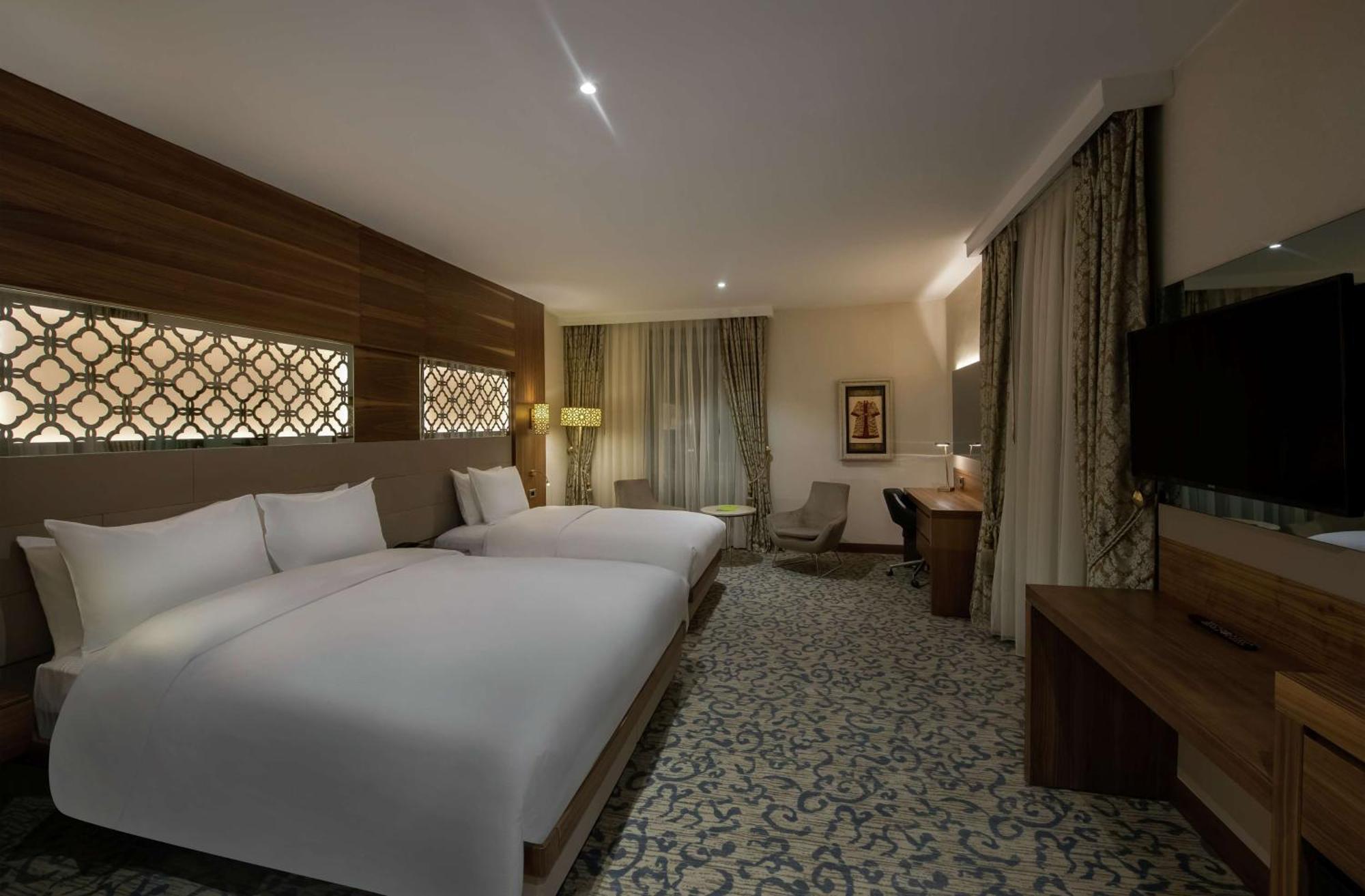 Hotel Doubletree By Hilton Elazig Esterno foto